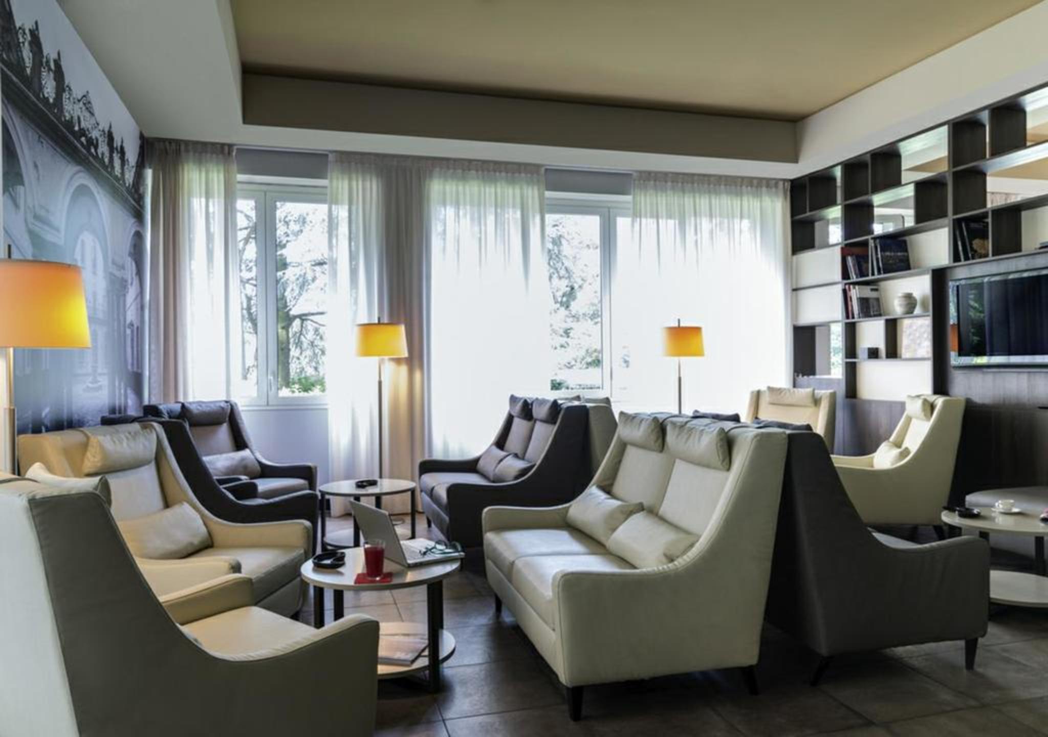 Bis Hotel Варезе Екстериор снимка