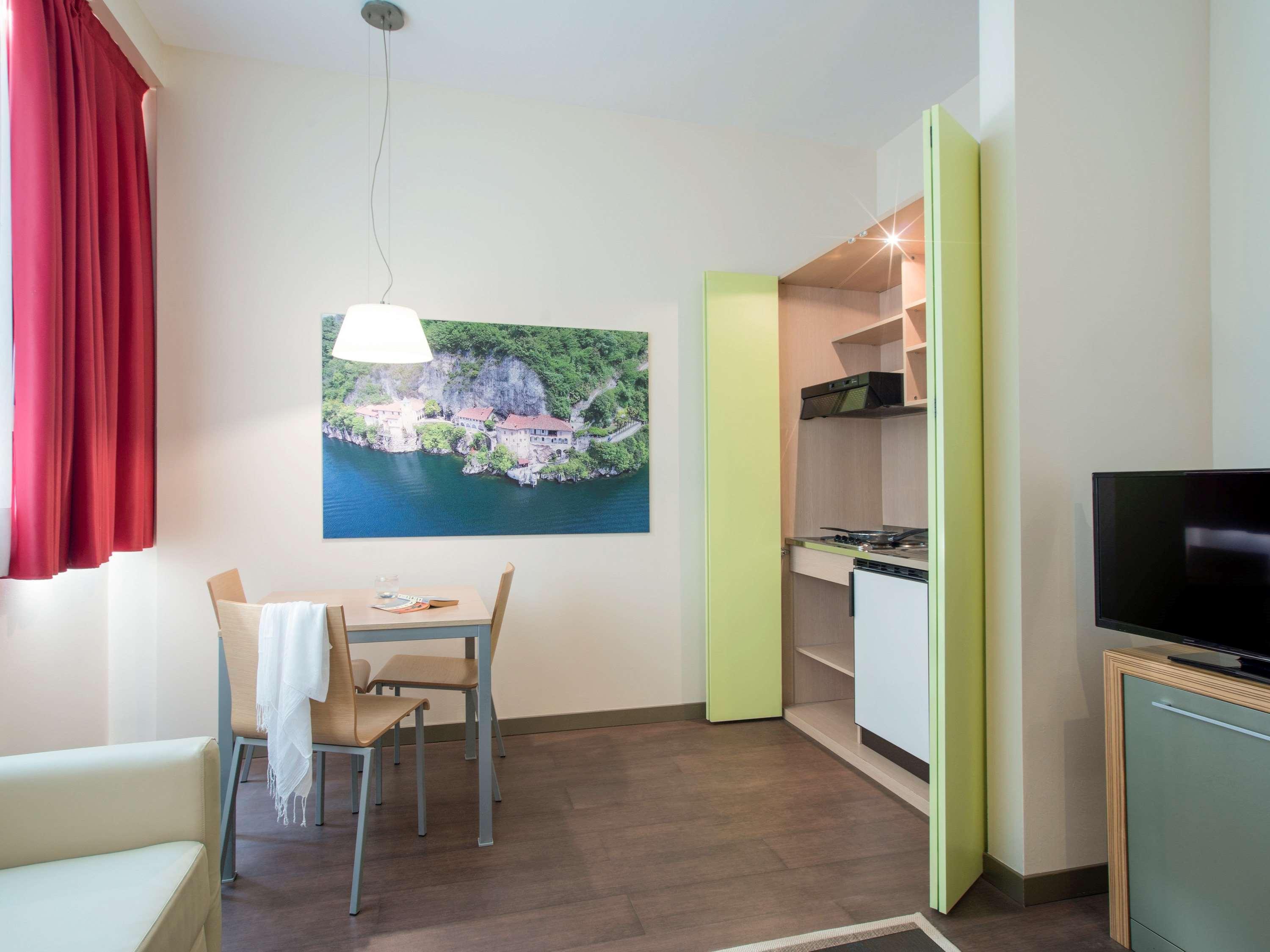 Bis Hotel Варезе Екстериор снимка