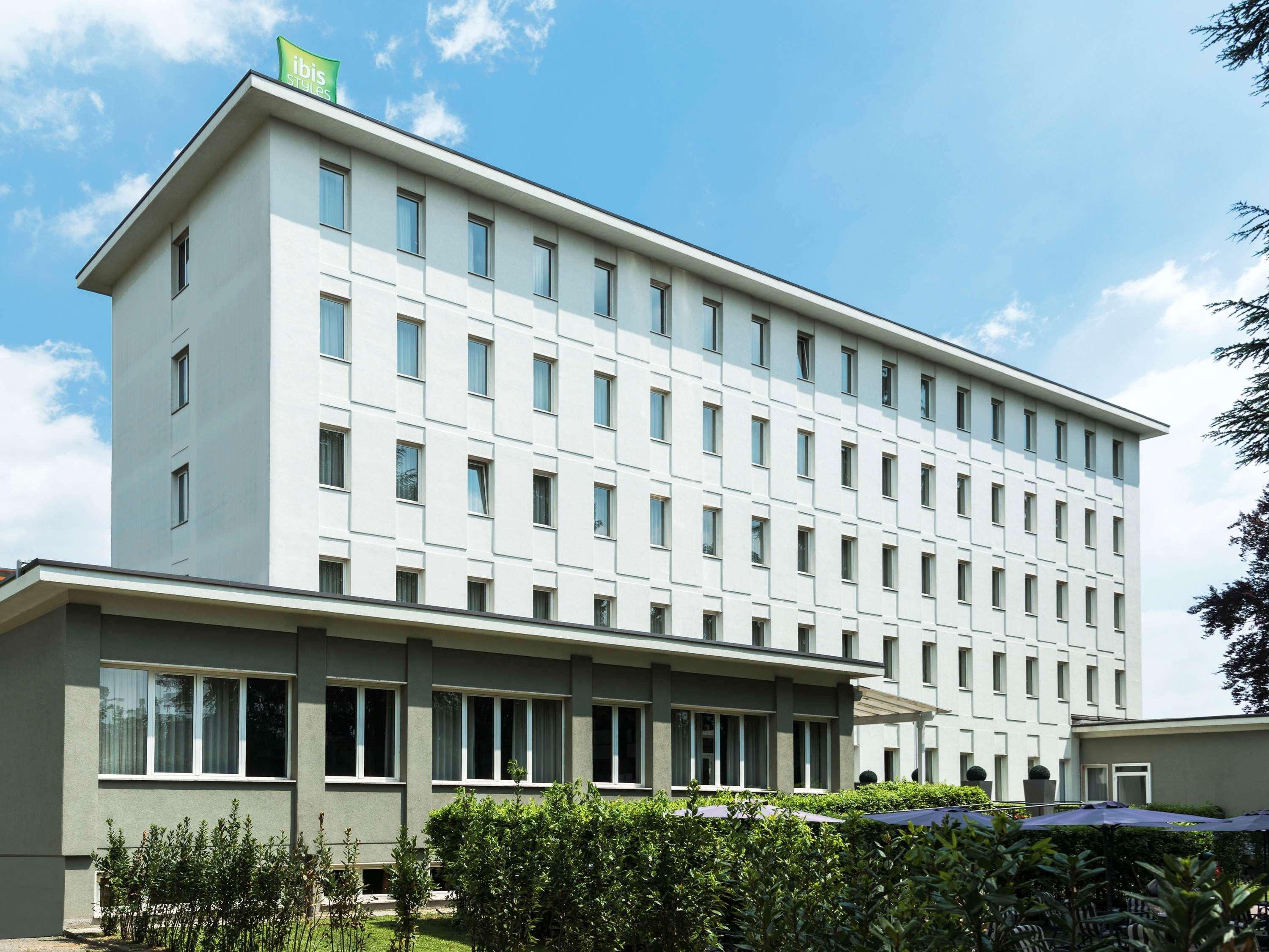 Bis Hotel Варезе Екстериор снимка