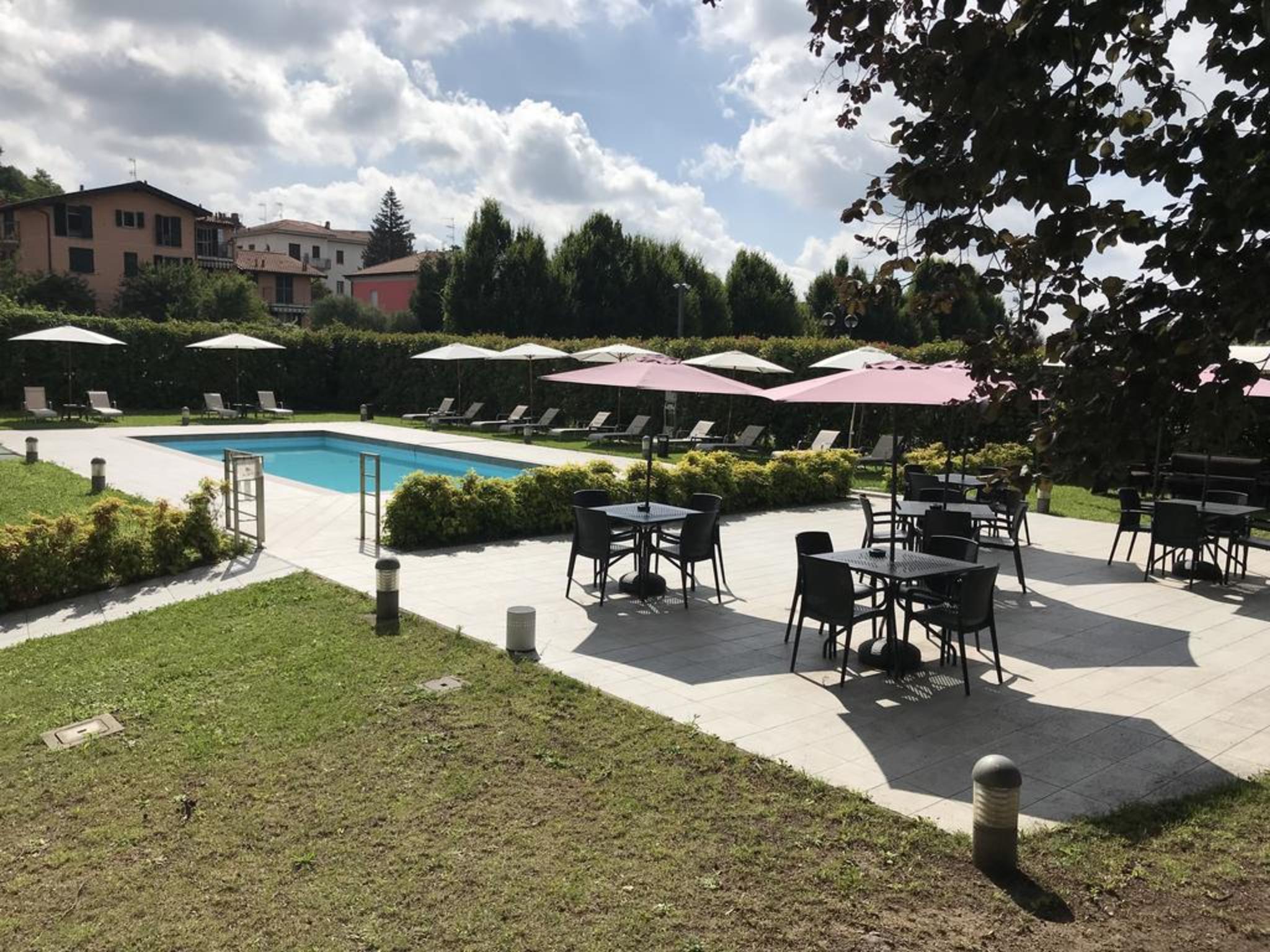 Bis Hotel Варезе Екстериор снимка